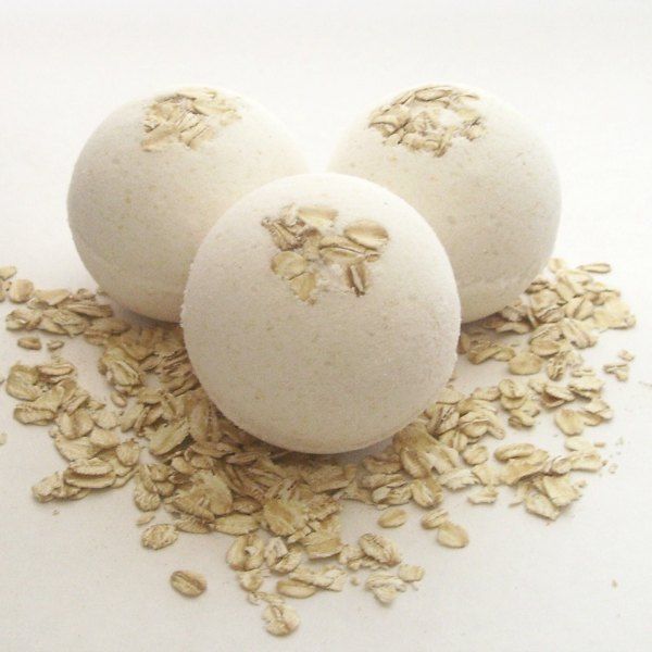 Oatmeal Vanilla Bath Bomb (FREE SHIPPING!)